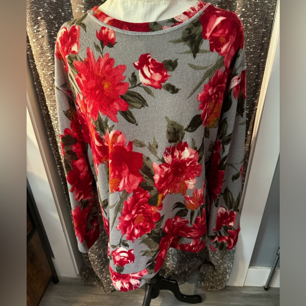 Glitzy Girl Boutique sweater. Size 2X